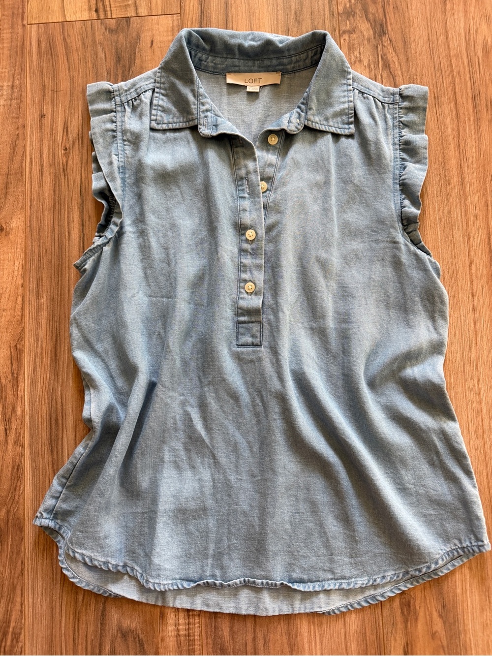 LOFT Light Chambray Sleeveless Top Small